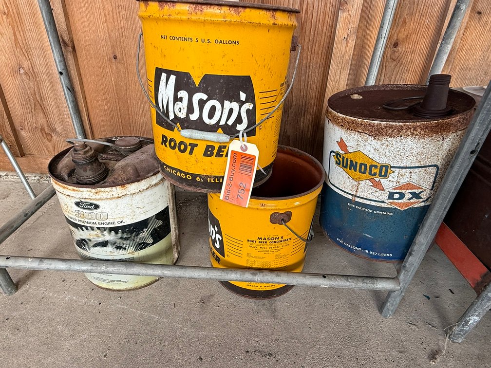 (5) Vintage Oil and Soda Cans