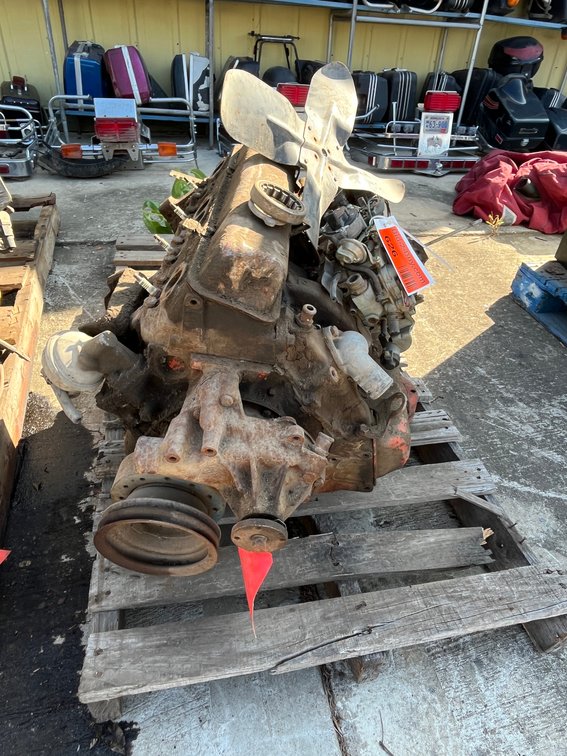 Chevy 327 Motor with Carburetor