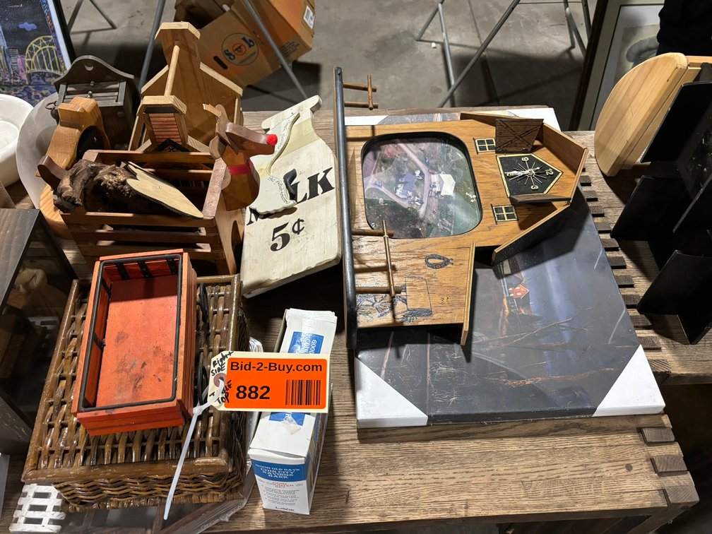 Wood D?cor, Wall Art, Piggy Bank, and Clock