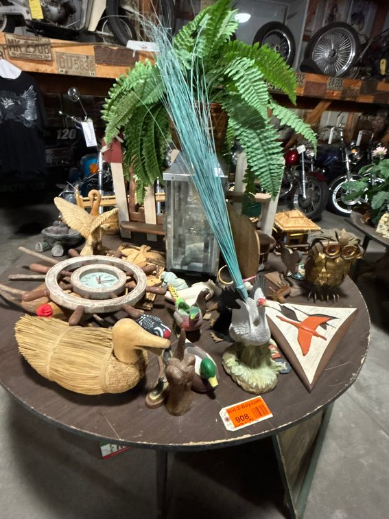 Wood D?cor, Wall Art, Clock, Bird Planters, Metal Owl Statue