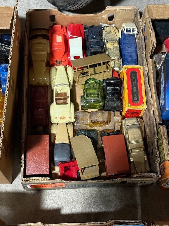 (21) Vintage Avon Vehicle Containers