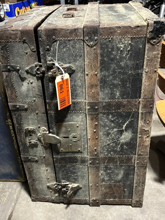 Vintage Trunk/ Storage Chest