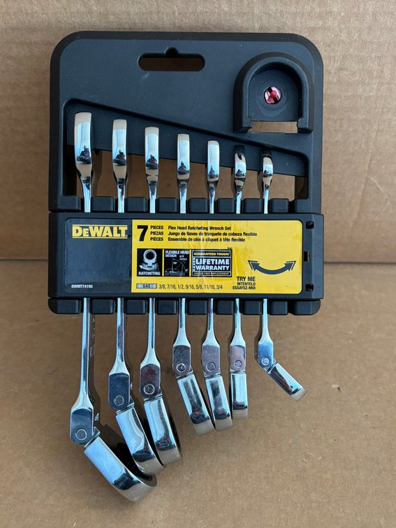 DeWalt 7-Piece Flex Head Ratcheting Wrenches