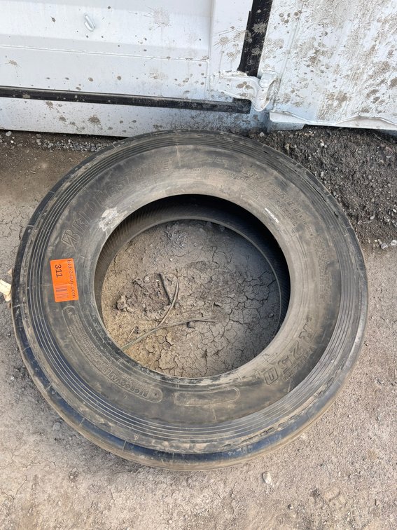 Bridgestone R250 265/70R19.5 Tire