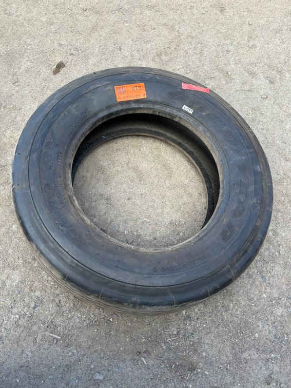 Goodyear G670 RV 245/70R19.5 Tire