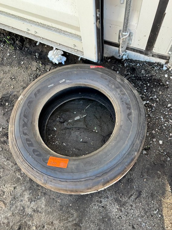 Goodyear G670 RV 245/70R19.5 Tire