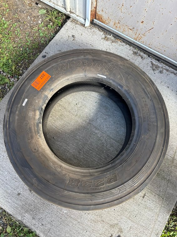 Bridgestone R238 265/70R19.5 Tire
