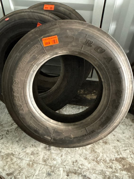 Roadlux R216 295/7522.5 Tire