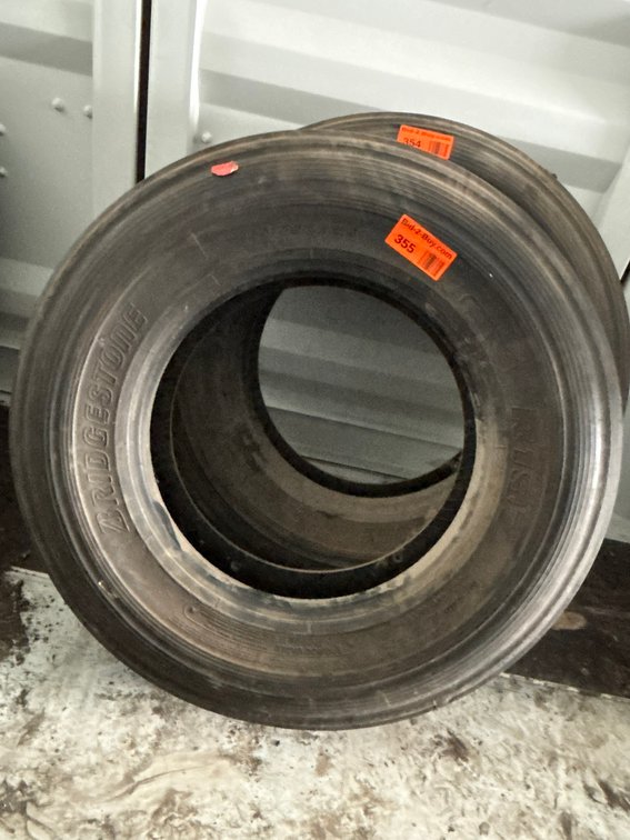 Bridgestone R197 295/75R22.5 Tire