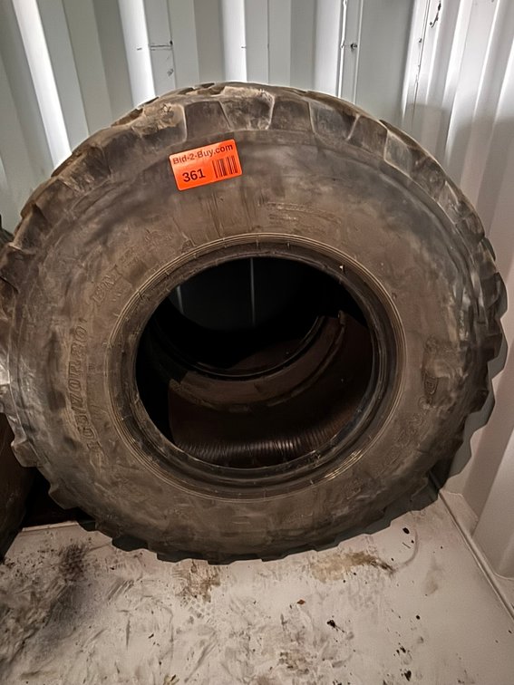 Dunlop SPT9 405/70R20 Tire