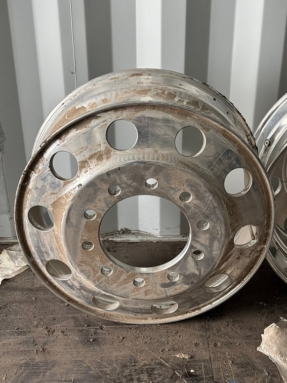 Chrome 10 Bolt Accuride Rims