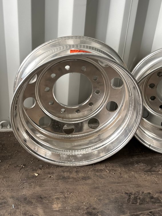 Chrome 10 Bolt Accuride Rims