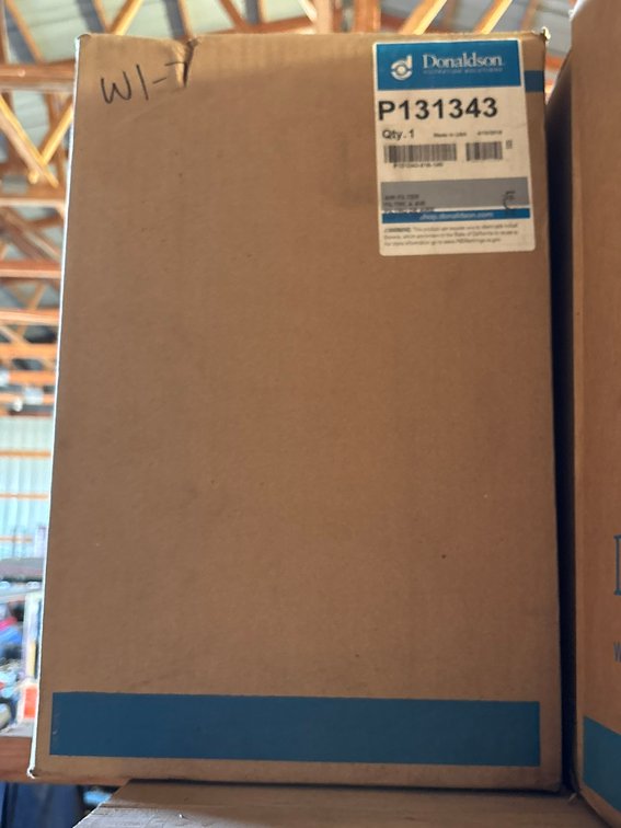 (1) New Donaldson Air Filter