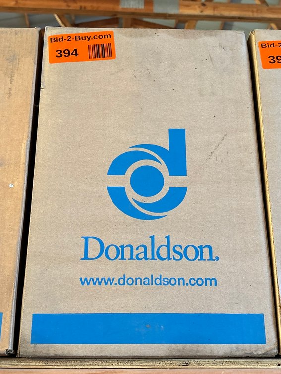 (1) New Donaldson Air Filter