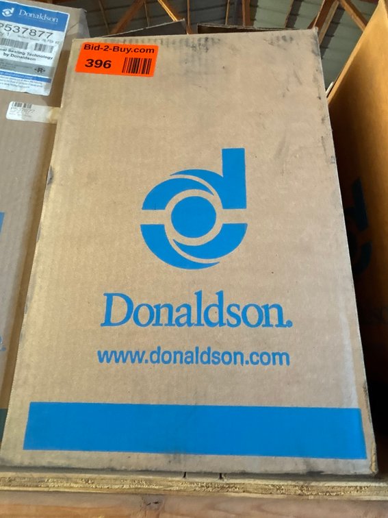 (1) New Donaldson Air Filter