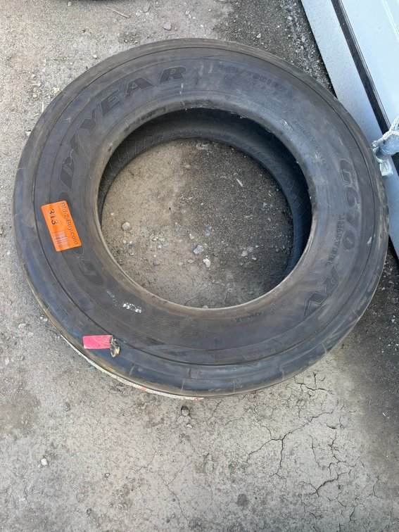 Goodyear G670 RV 245/70R19.5 Tire