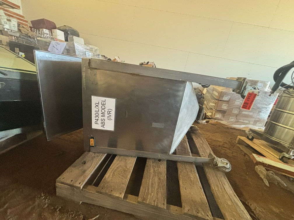 Metal Rolling Bin on 4 Wheels