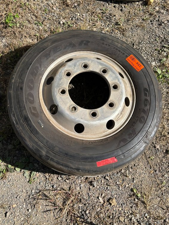 Goodyear G670 RV with Accuridge Rim