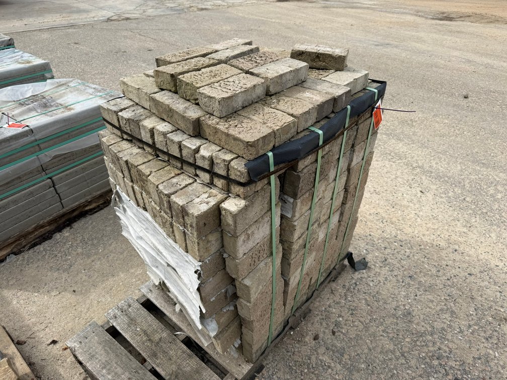 Approx. (450) Bricks
