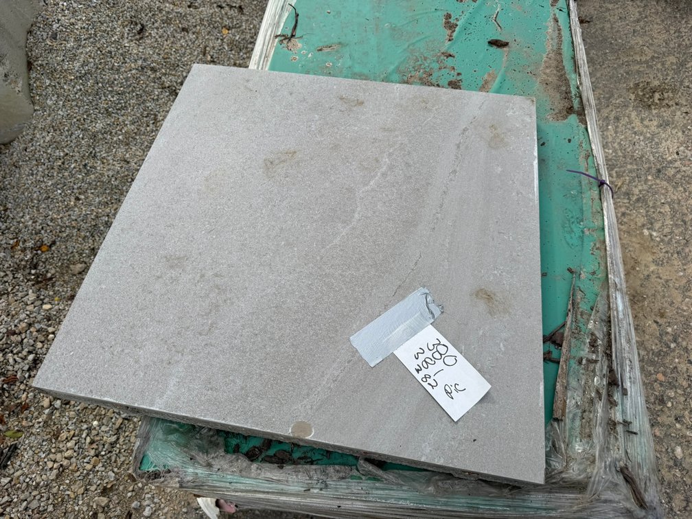 Approx. (24) Geoceramica Stones