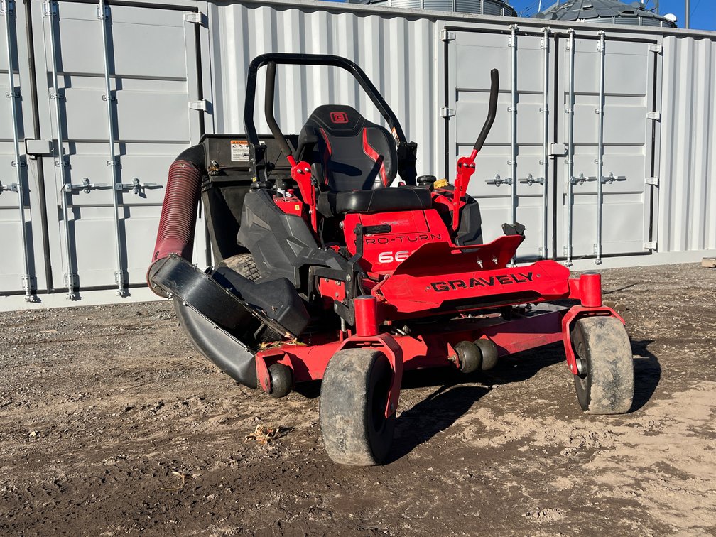 Gravely Pro-Turn 660 Zero Turn Lawn Mower