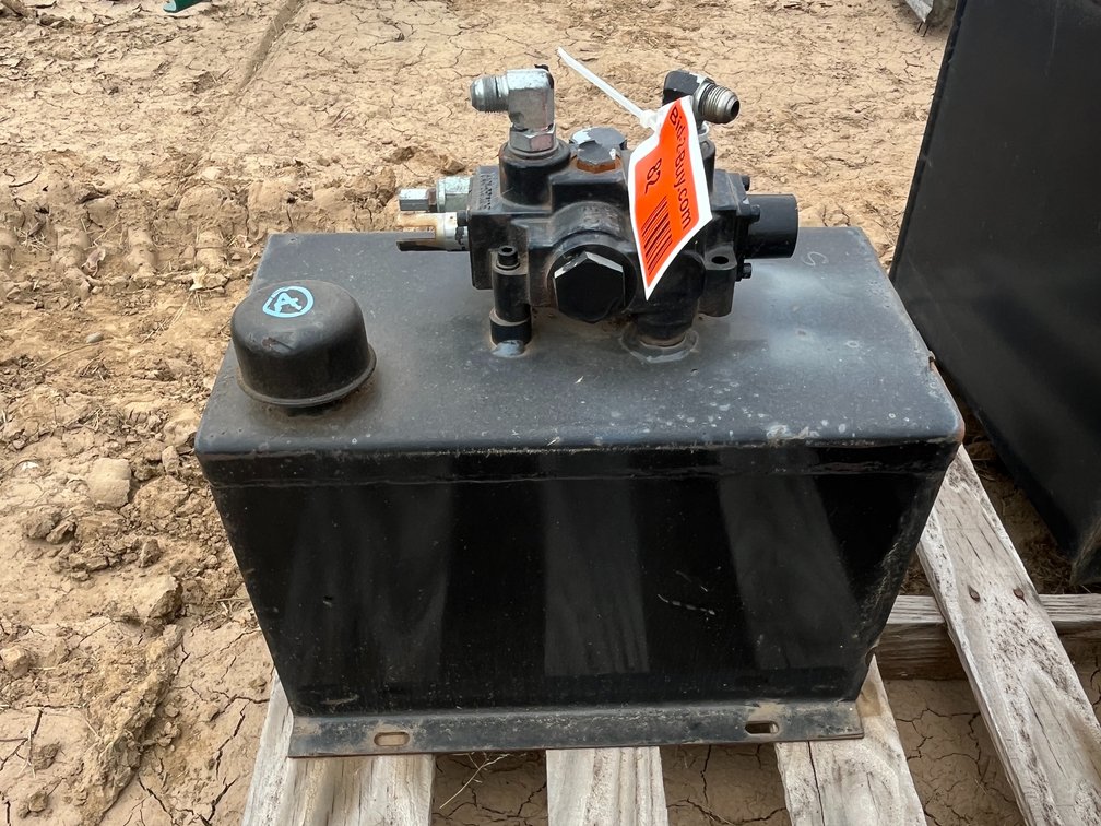 Reservoir with Valve, 17" Wide x 11" Tall x 9-1/2" Deep