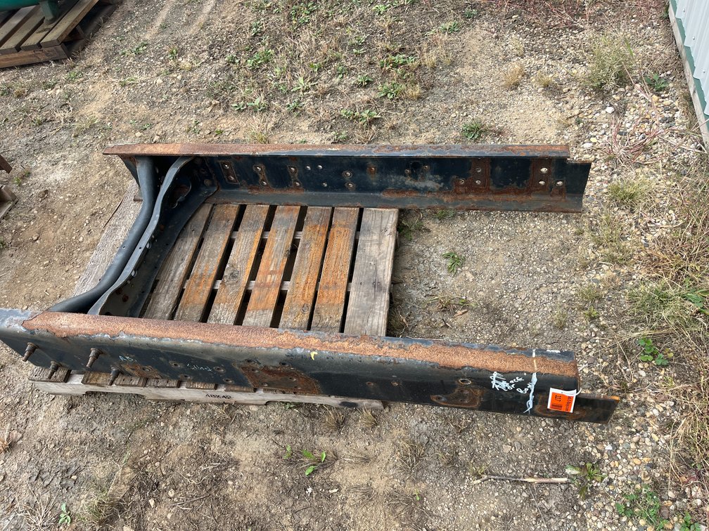 Frame Cut-Off with Toe Hooks