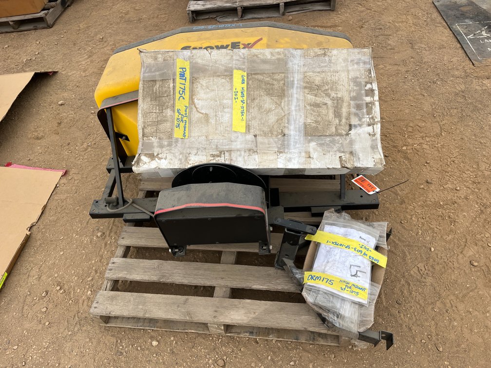SnowEx Tailgate Sander with Pivot Mount