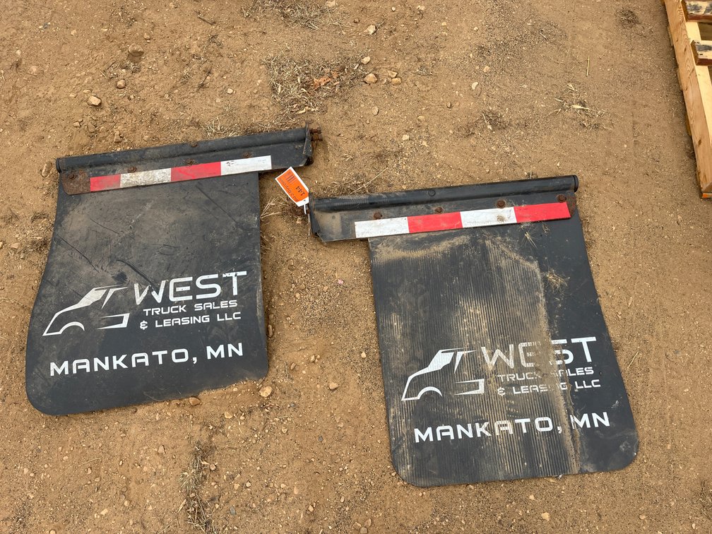 (2) Poly Mud Flaps with Brackets
