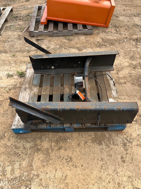 Frame Cut-Off with Toe Hooks