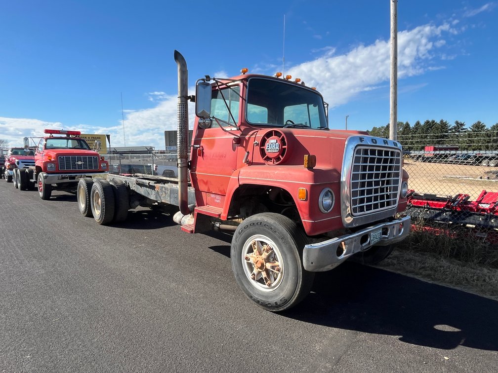 Ford LNT 8000 Salvage Truck - Blown Engine