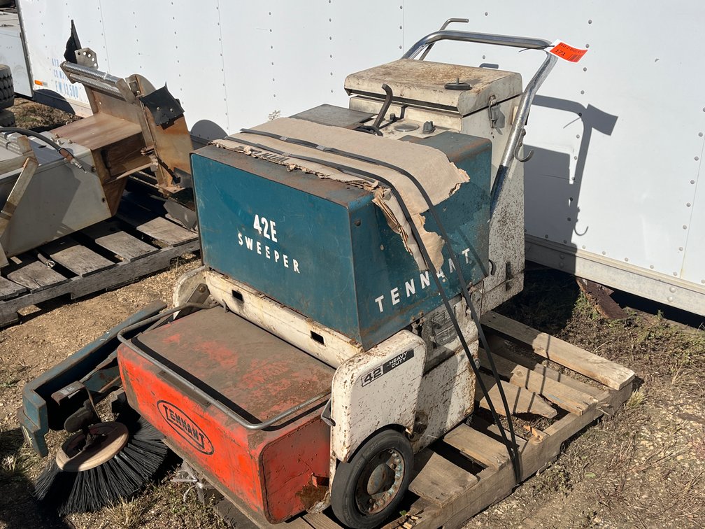 Tenant 42E Sweeper