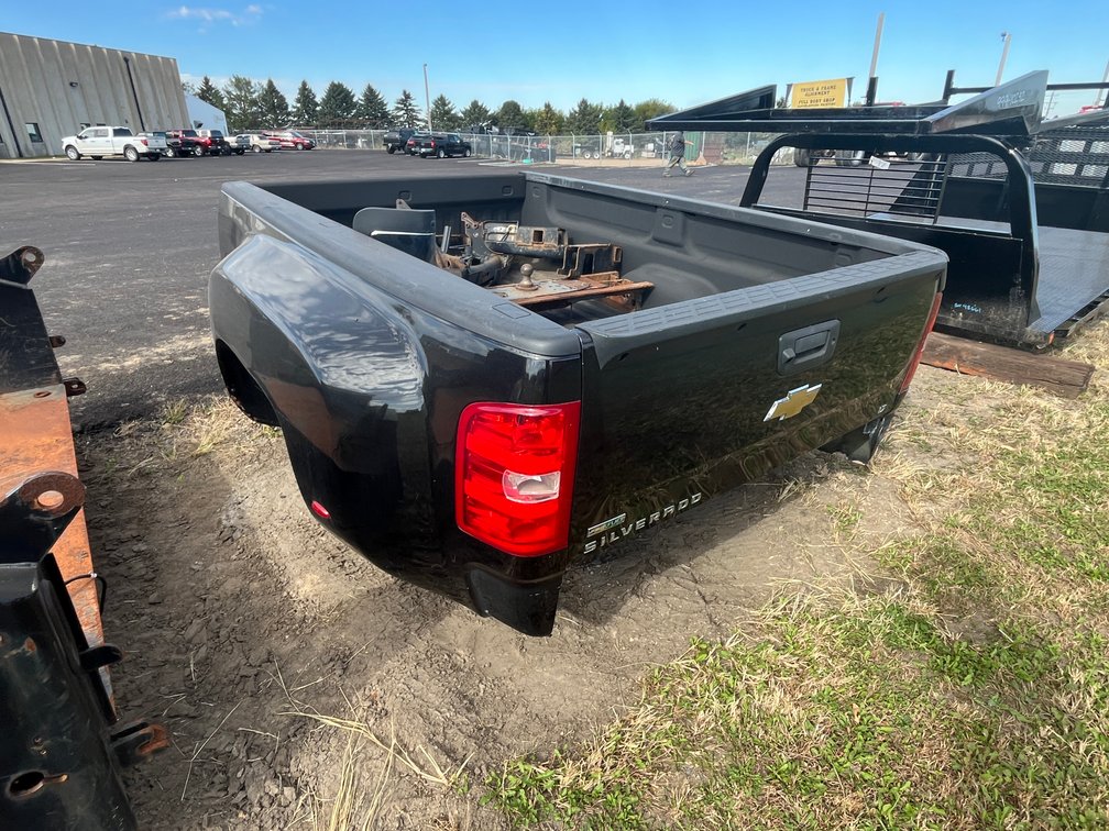 2013 Chevrolet 8' Dually Pickup Box