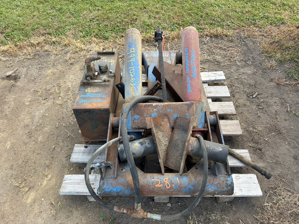 Harsh Hoist Model RL112 With Pump