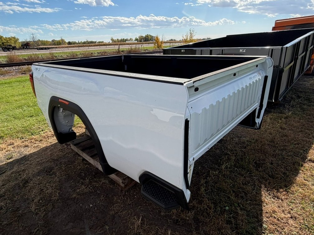 2024 GMC 3500 8' Pickup Box