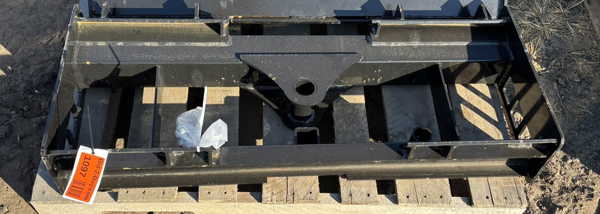 (1) New 2026 Wolverine Pallet Fork Frame