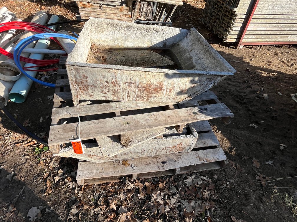 (2) Small Mud Tubs and Mud Boards