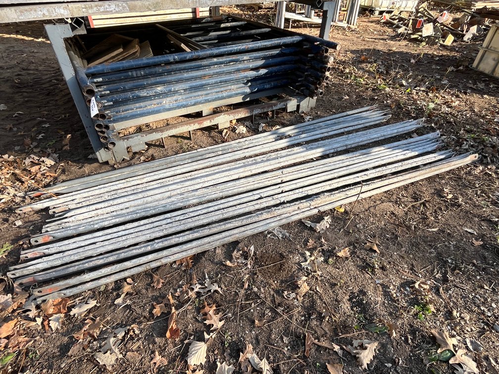 (2) 5' Frames and (2) 7' Crossbeams Scaffolding