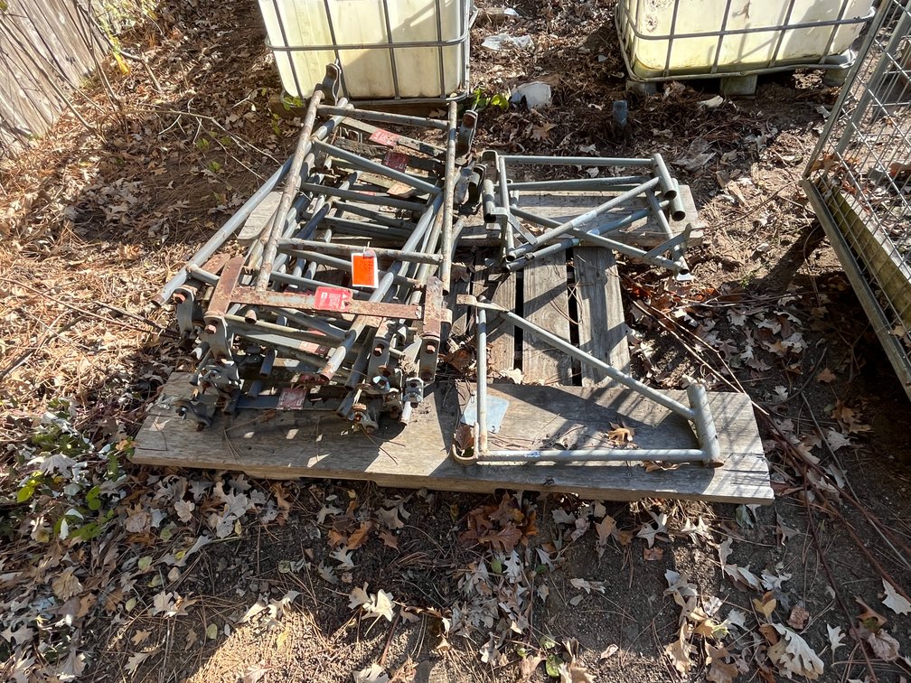 (11) Scaffolding Safety Gates and (4) Outriggers