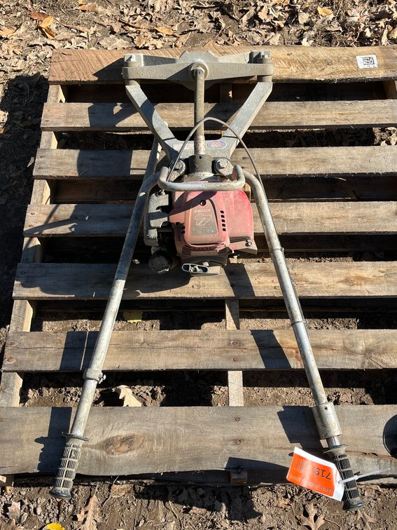 Vibra Strike Concrete Power Vibrator Screed
