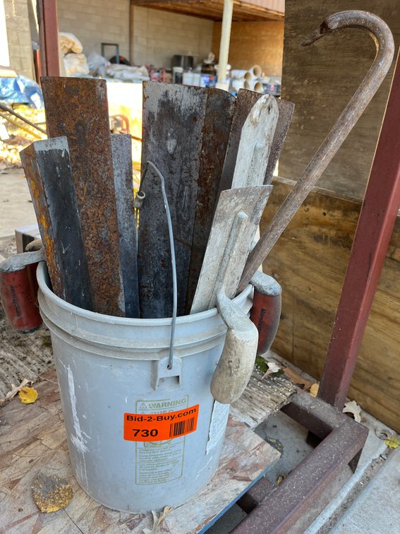 Bucket of (7) Finish Trowels