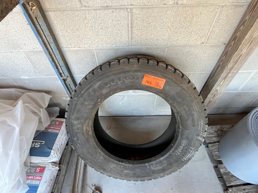 Kumho 225/70R19.5 Power Fleet 937 Tire