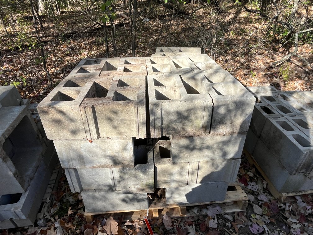 Pallet of 12" L Corners