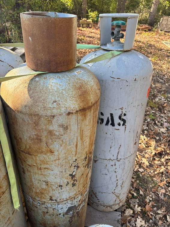 (2) 100lb Tanks