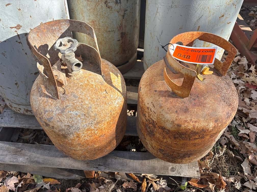 (2) 20lb Tanks