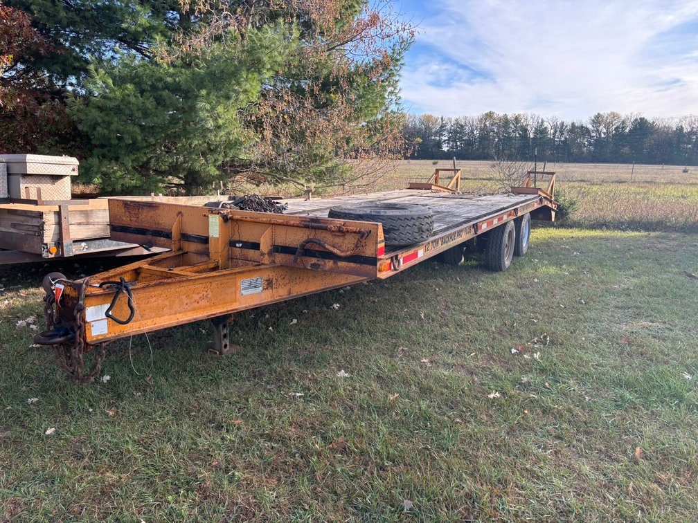46' Trailer WIth Dual Folding Ramps