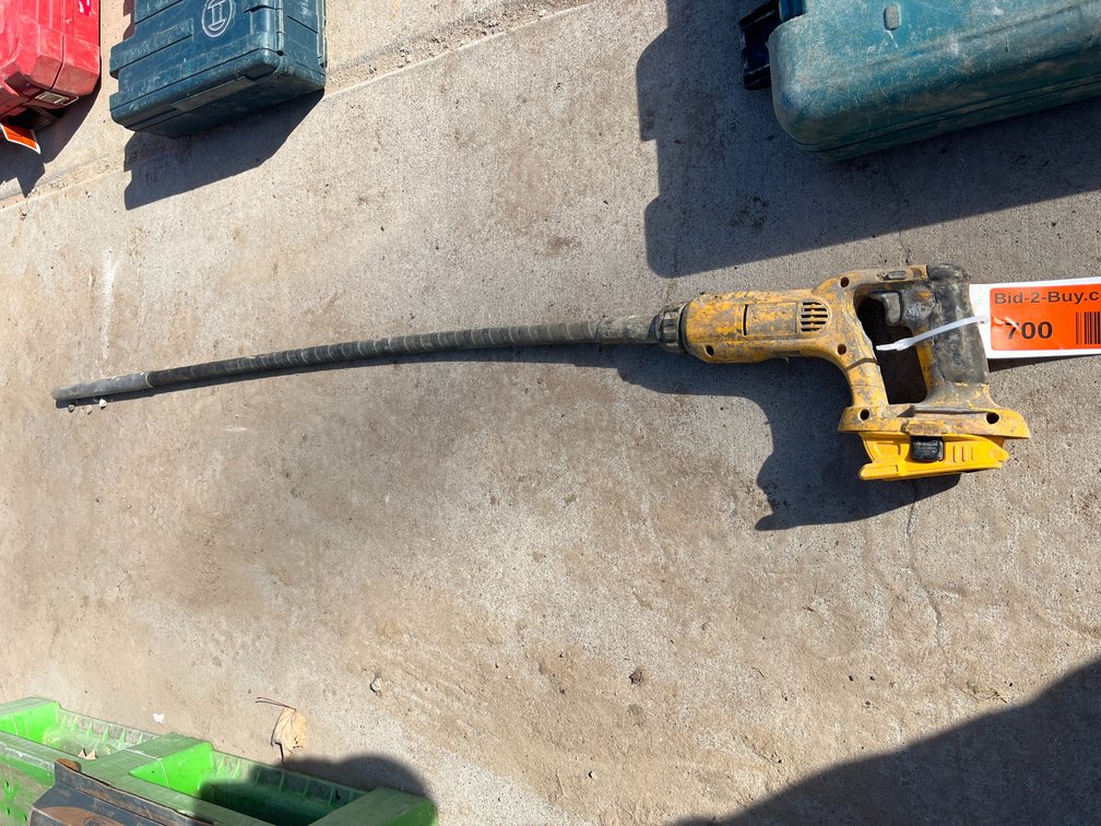 Dewalt DL53D Concrete Vibrator