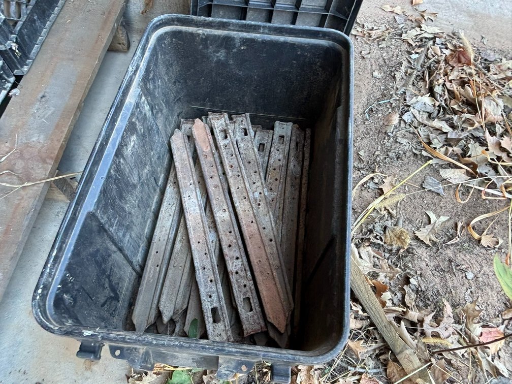 Flat Metal Stakes