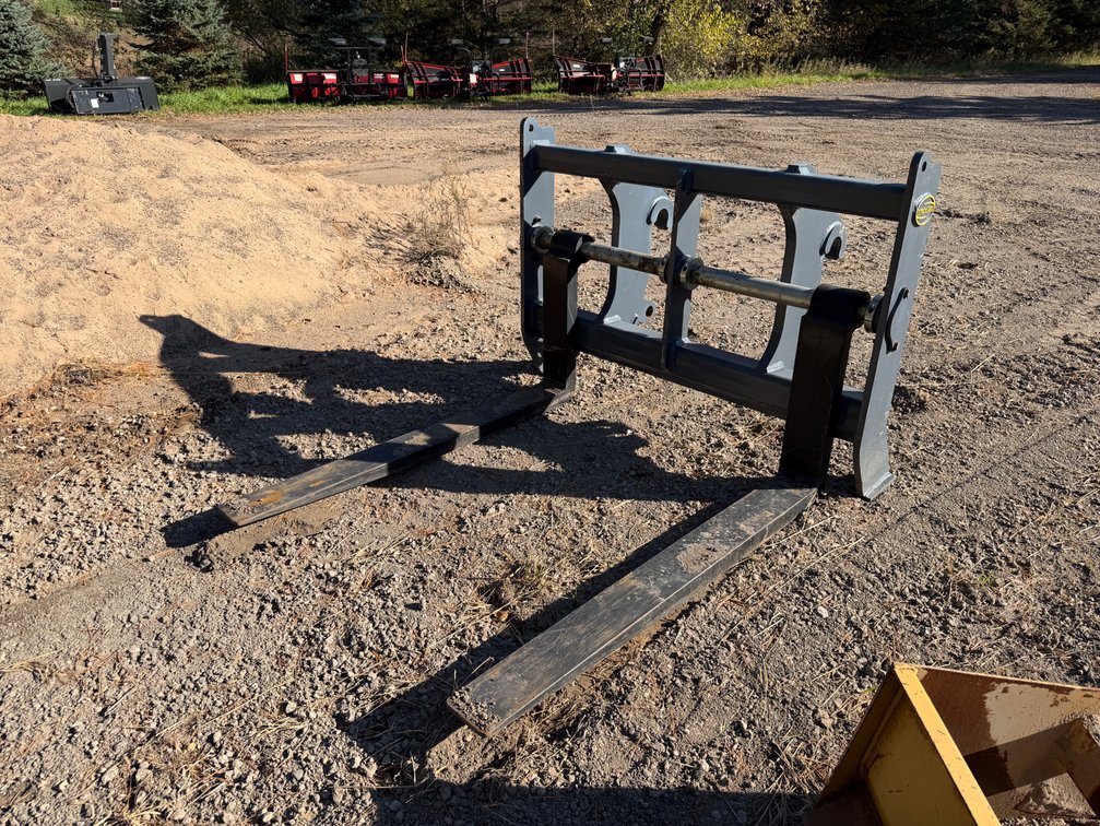 2021 Bobcat 5600 Toolcat, 2010 Ford F-550 Super Duty Dump Truck & Attachments