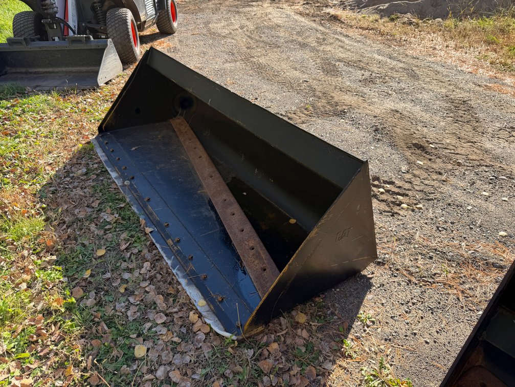 CAT 8’ Snow Bucket